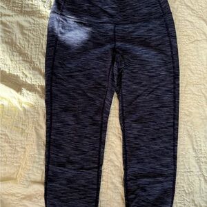 Women’s Athleta Dark Gray Striped Capri Running Yoga Fitness Exercise Leggings M